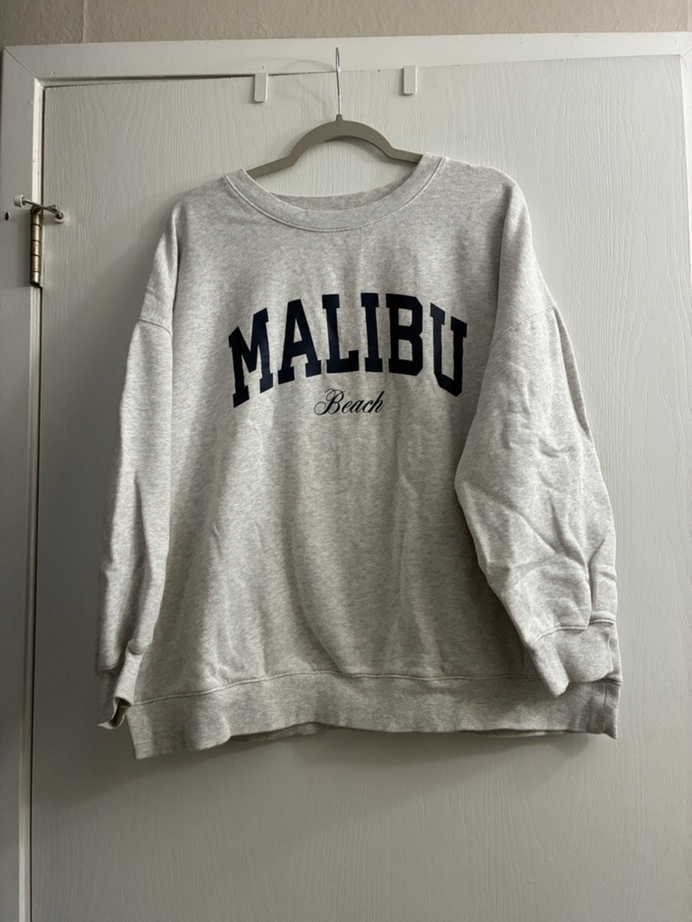 Old Navy Graphic Crewneck Sweater - Light Gray